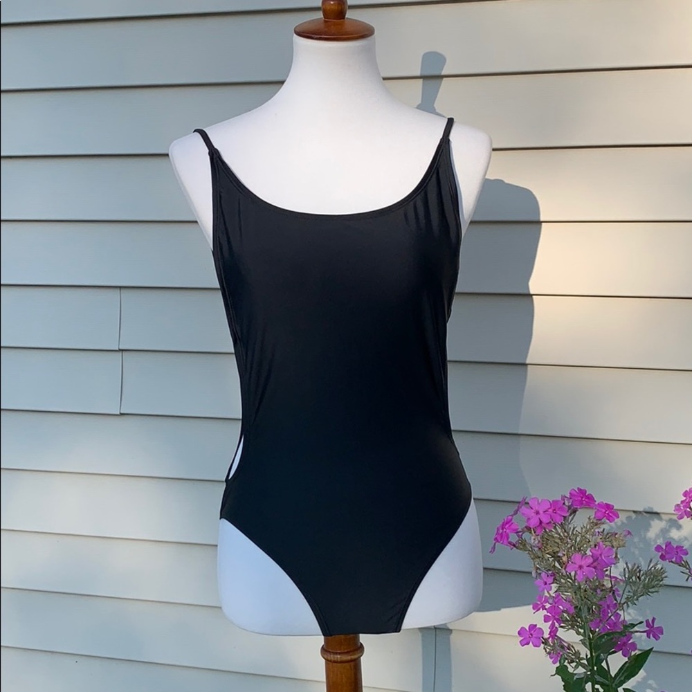 🌻NWOT One Piece Bathing Suit🌻